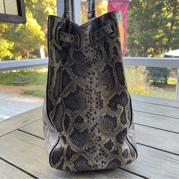 G.I.L.T Snakeskin Patterned Large Tote Bag
(Got It Love It) - Picture 10 of 16
